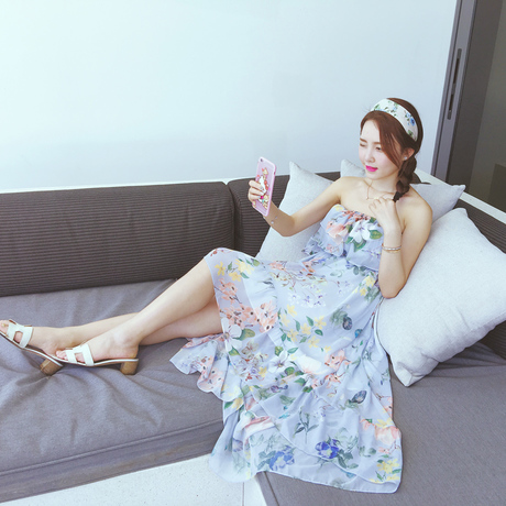 露背连衣裙高级感轻奢沙滩裙,沙滩裙女款露肩显瘦