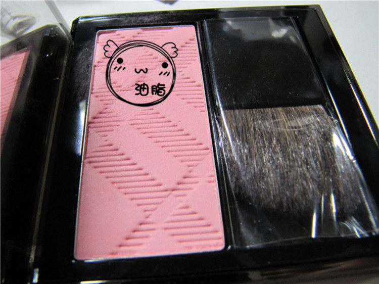 巴宝莉彩妆是轻奢还是高奢,burberry彩妆推荐