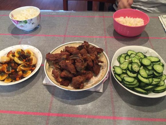 我和男朋友结婚半年了，生活当中我们俩就是谁有空谁下厨房