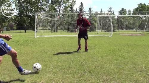 足球技巧8种最为实用的,足球防球的技巧