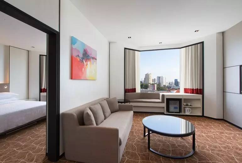 新加坡万豪福朋喜来登,福朋喜来登和艾美自助餐