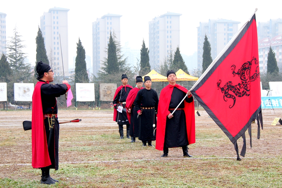 穿汉服弯弓引箭,穿汉服射箭视频