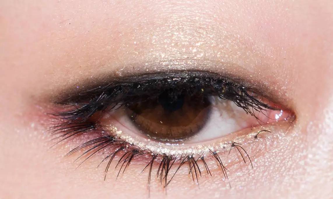 浓密假睫毛教程零基础手法,浓密假睫毛正确贴法教程