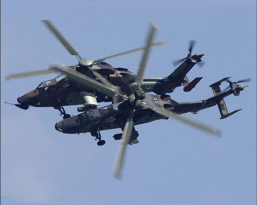 首款阿帕奇武装直升飞机,阿帕奇和中国最新武装直升机对比