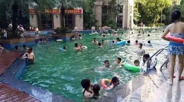 6岁娃游泳后眼睛发红怎么办,儿童游泳后眼睛充血是什么原因