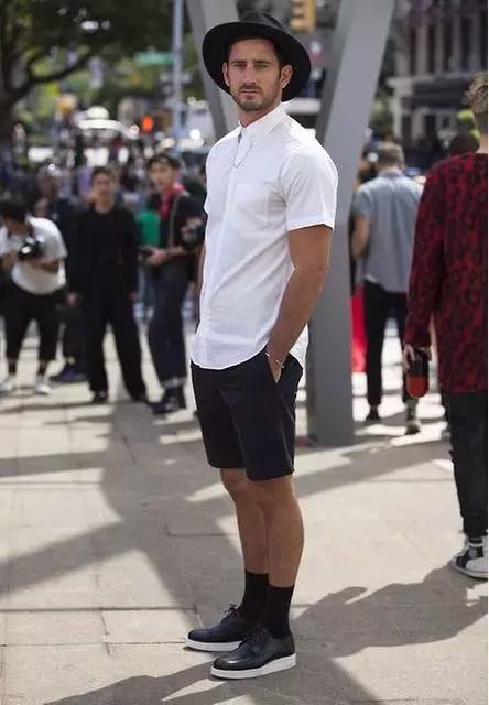 成熟夏季穿衣风格男,男生穿衣搭配夏季干净成熟