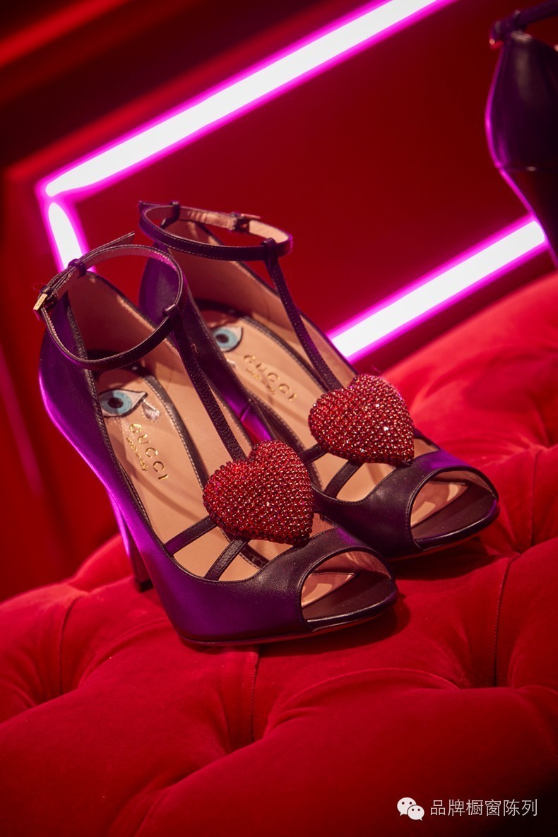 gucci服装橱窗展示,gucci最新橱窗主题