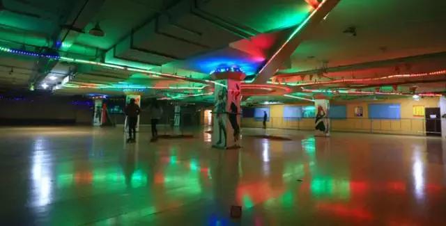 夏天也有滑冰的好去处,夏天滑冰场有哪些地方