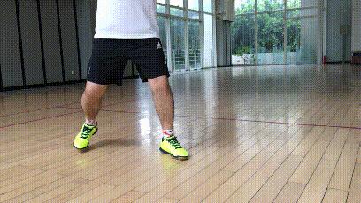 三分手法七分步法羽毛球教学视频,少儿羽毛球基本动作入门步法练习