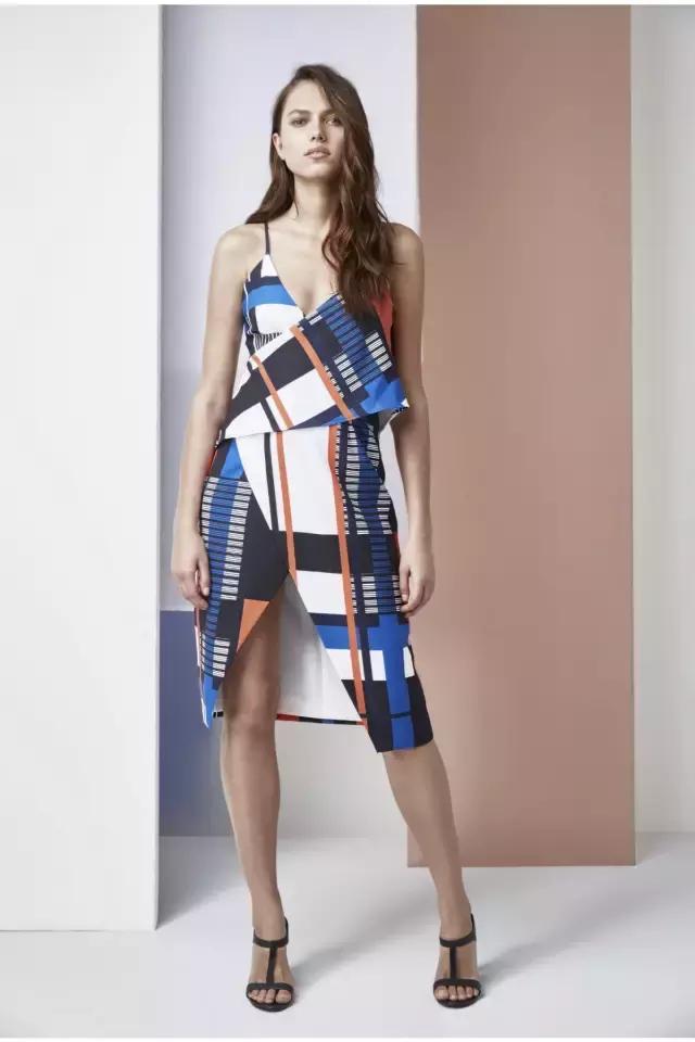 谁说“好女不过百”？这些“微胖界女神”只穿“它”就时髦又苗条