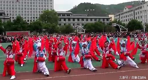 刘成章所写散文安塞腰鼓,安塞腰鼓电视散文朗读