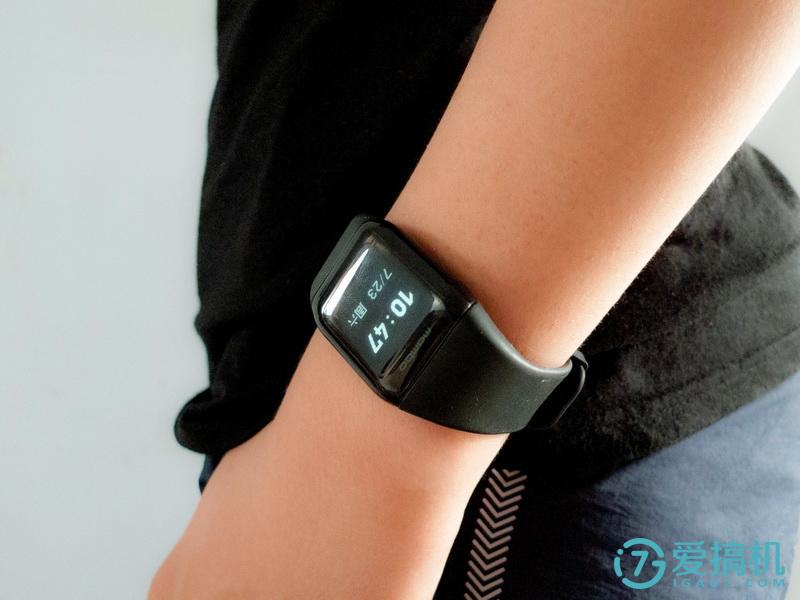 乐心运动手表充电,乐心运动手表显示实时数据