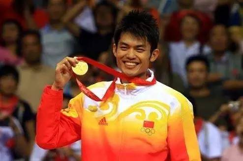 林丹两球惜败李宗伟，无缘金牌，坚持到现在实属不易！