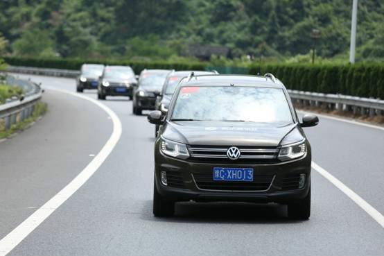 超多美图慎入！开神车，走丝路，这些不可思议的美景就在中国！