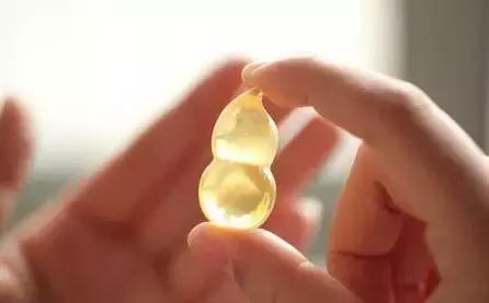 蜜蜡的保养与鉴别方法视频教程,鉴别蜜蜡的紫光灯365和395区别