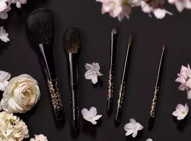 拜托,七夕别再送那些过气雷人的东西了,我选择原地爆炸!