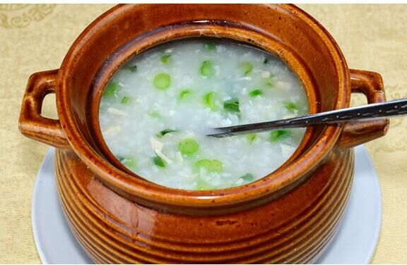 “秋老虎”高烧不退，暑气仍旺，祛湿还得祛湿粥