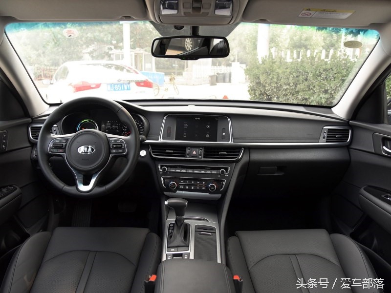 新款起亚k5豪华版2.0t价格,起亚k51.5t时尚版落地价