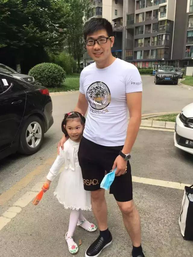 贵州喜百年装饰黄小飞,喜百年法人代表黄小飞