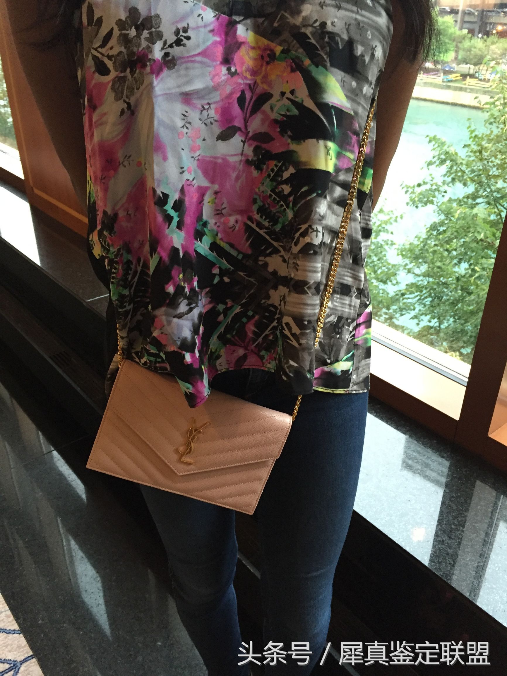 香奈儿链条钱包值得买,圣罗兰钱包和手拿包有什么区别