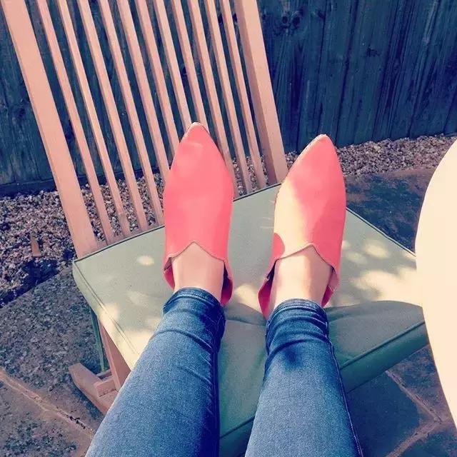 自从穿上这些拖鞋，就是那么自信