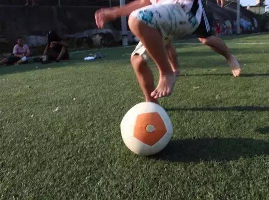 这颗足球居然惊动了奥巴马！还带给10000+孩子快乐！