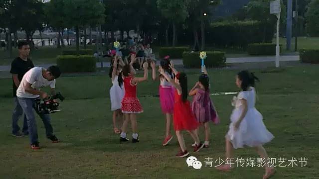 看这里!哇咔咔《南山区形象宣传片》之友情出演篇