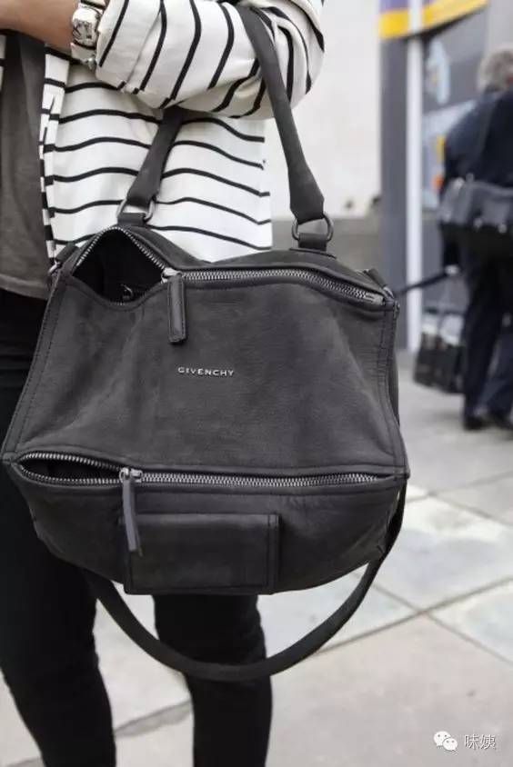 背了很久的包发现是假的,背了这么多年的包