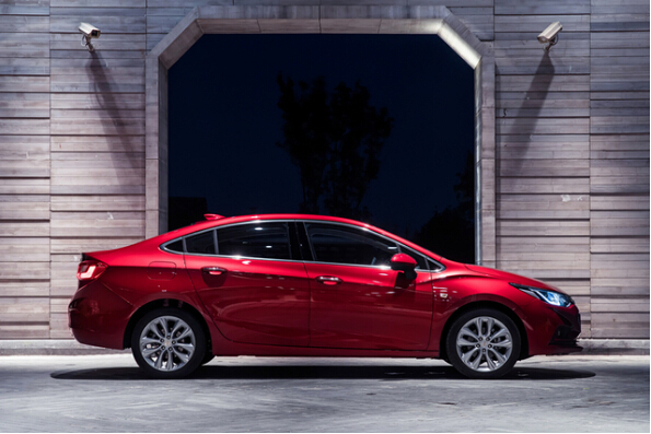 2013款雪佛兰科鲁兹试驾,2010年1.8自动挡雪佛兰科鲁兹试驾