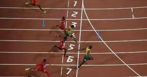博尔特跑9秒57的高光瞬间,博尔特雨中狂飙200米是什么时候