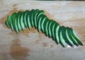 凉拌黄瓜冰箱一个晚上才入味,凉拌黄瓜一般腌制多久吃才入味