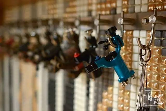 纹身师与绘画艺术,他是纹身师