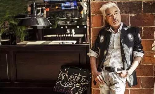 大叔控？鲜肉控？都已经out了，我们现在是爷爷控！