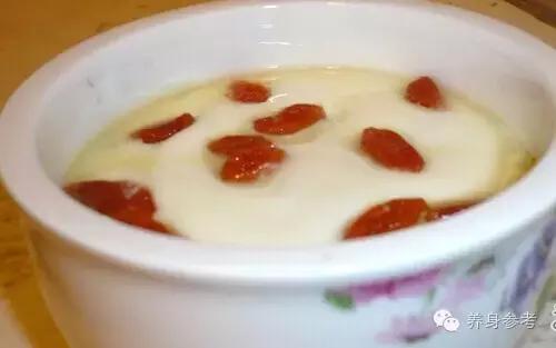 告别白发其实很简单,白发三千丈缘愁似个长的后一句