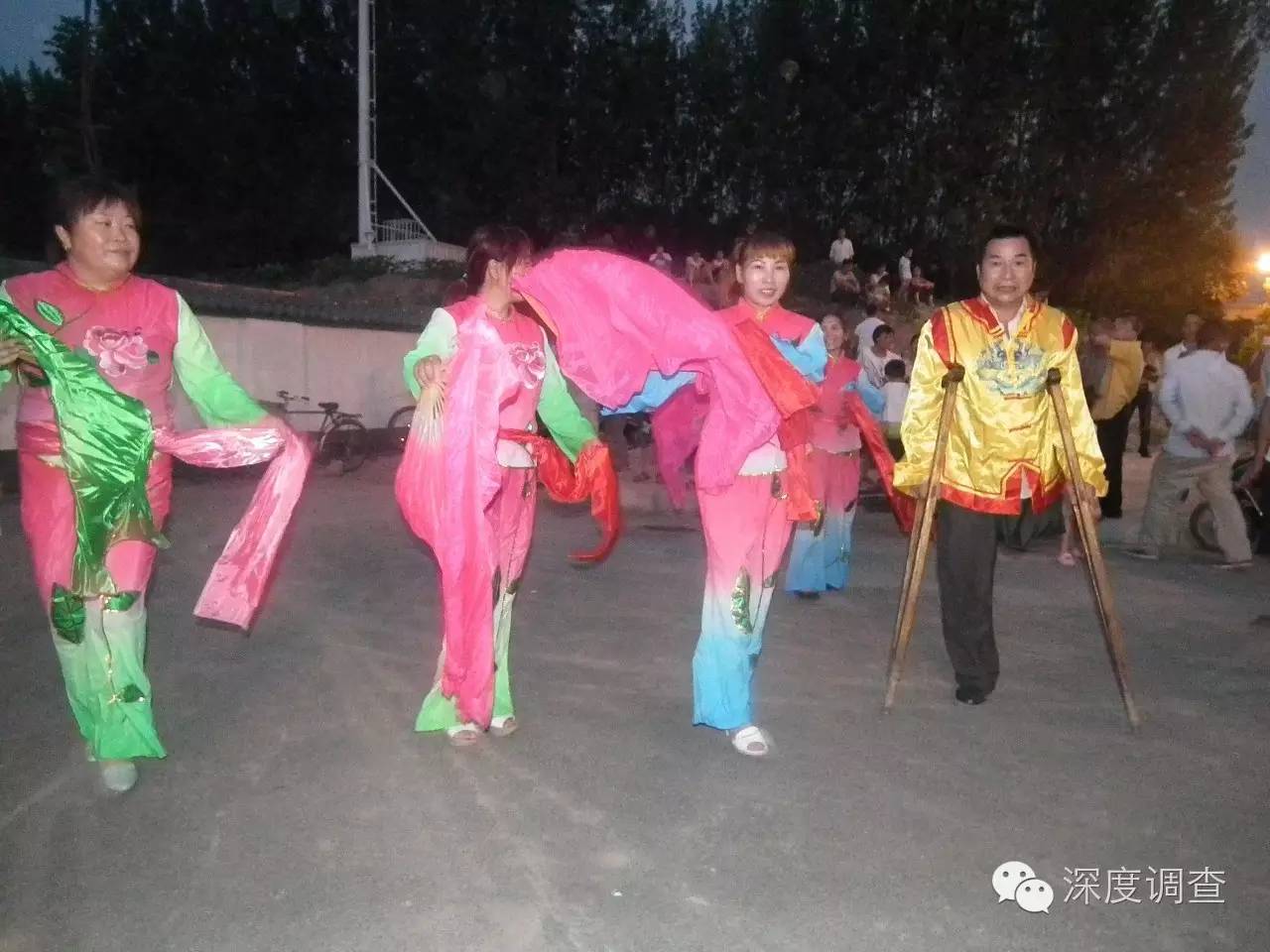 边走边唱的陕南旬阳农民工花鼓队,陕南旬阳花鼓