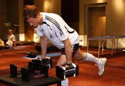 足球运动的专项体能训练,足球运动应注意哪些事项