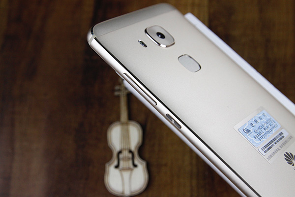 华为麦芒5吃鸡画质测评,华为麦芒拍照最好的手机