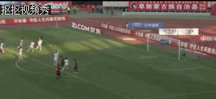 踢球时喝什么水,踢足球前为什么不要喝太多水