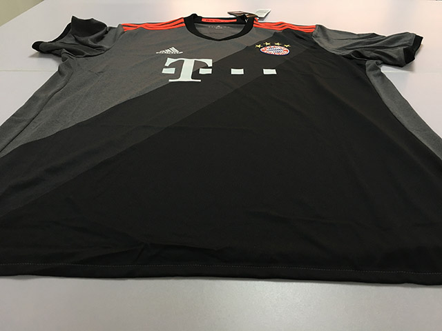 拜仁球衣1617鉴别,拜仁主客场球衣