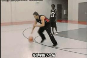 不需要变向就能完成的过人动作,变向过人教学绝对把人晃倒