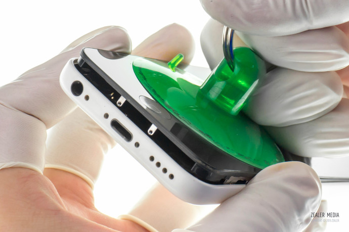 拆iphone5c教程,苹果5c换后壳