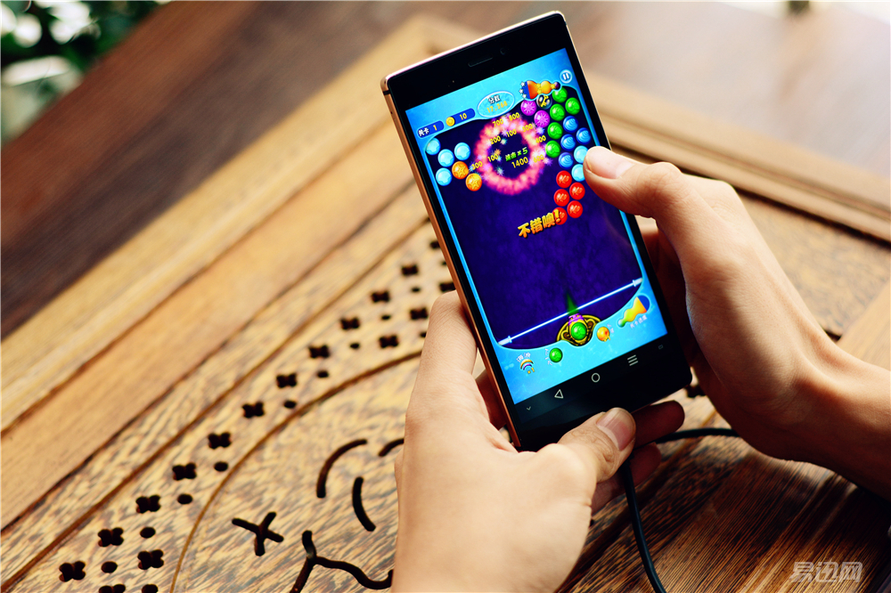 做工精致的千元机,青葱metal手机拆机