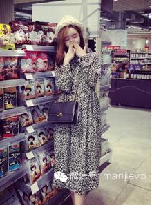 打底碎花连衣裙秋冬款搭配休闲 (冬季碎花连衣裙怎么选择不显老)