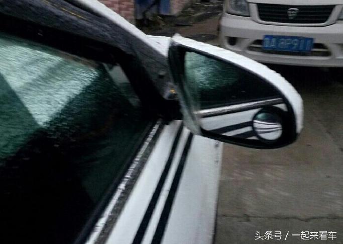 汽车后视镜漆刮了如何修复,车停路边后视镜被刮了怎么办