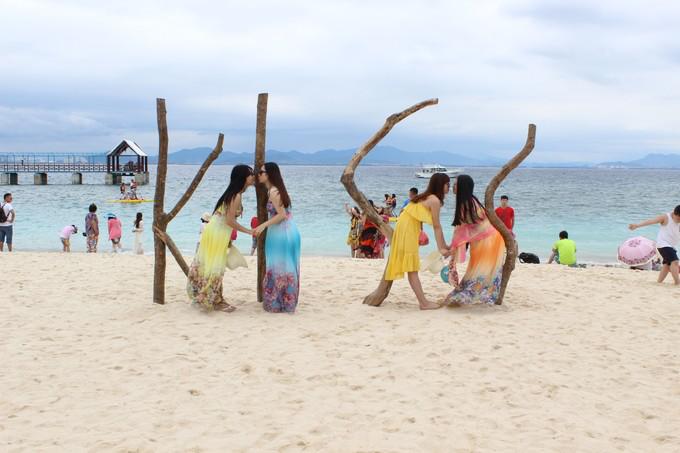 和闺蜜一起去三亚旅游的视频,和闺蜜去三亚旅游