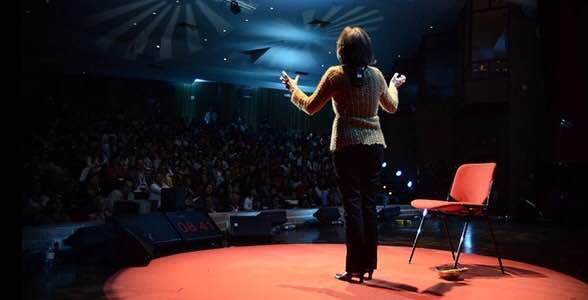 做ted演讲稿合规吗,你知道做头等舱的感觉吗