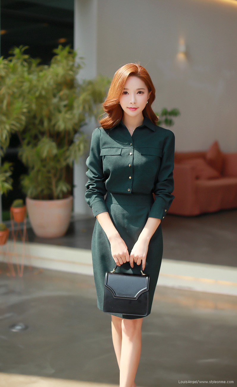 时尚优雅女神气质连衣裙,法式后背镂空露腰连衣裙深绿色