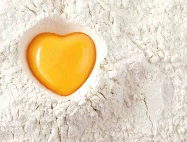 健身饮食是练习前吃还是练习后吃,健身睡前加餐