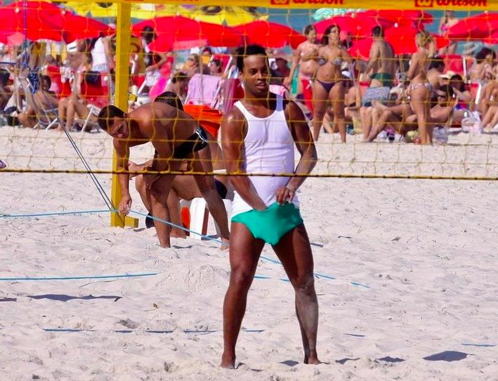 捂裆派龙抓手,足坛“抓鸟”合集