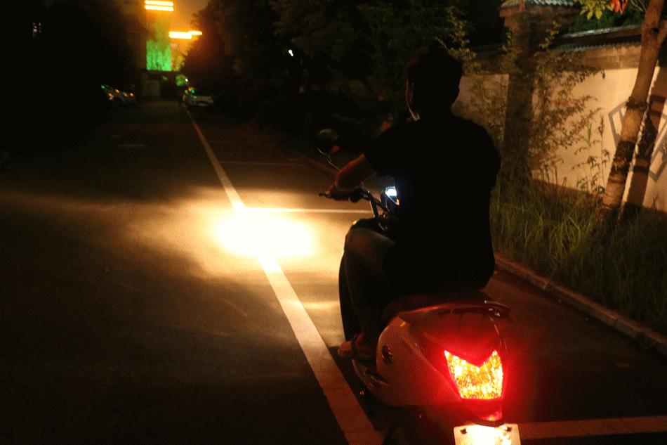 雅迪和小牛哪个更智能,雅迪比小牛更稳定